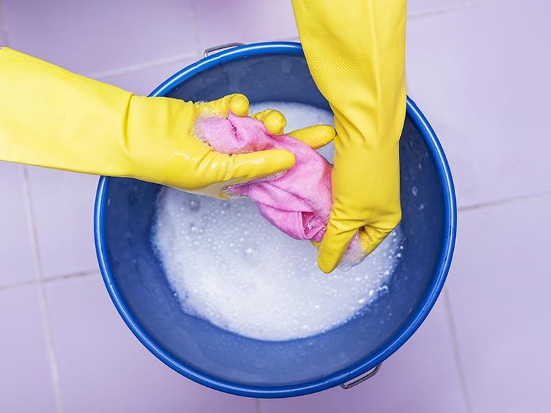 Soap solution neutralizes poisons
